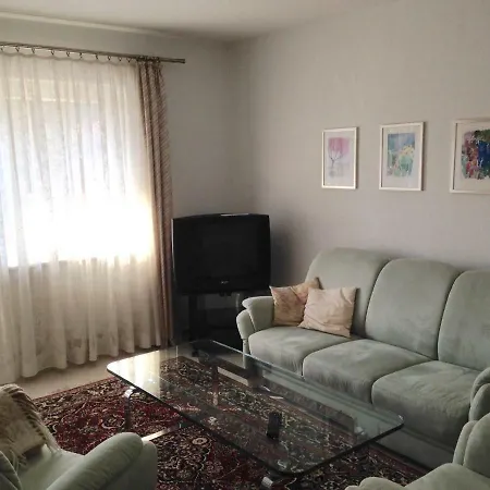 Tauscher Apartment *